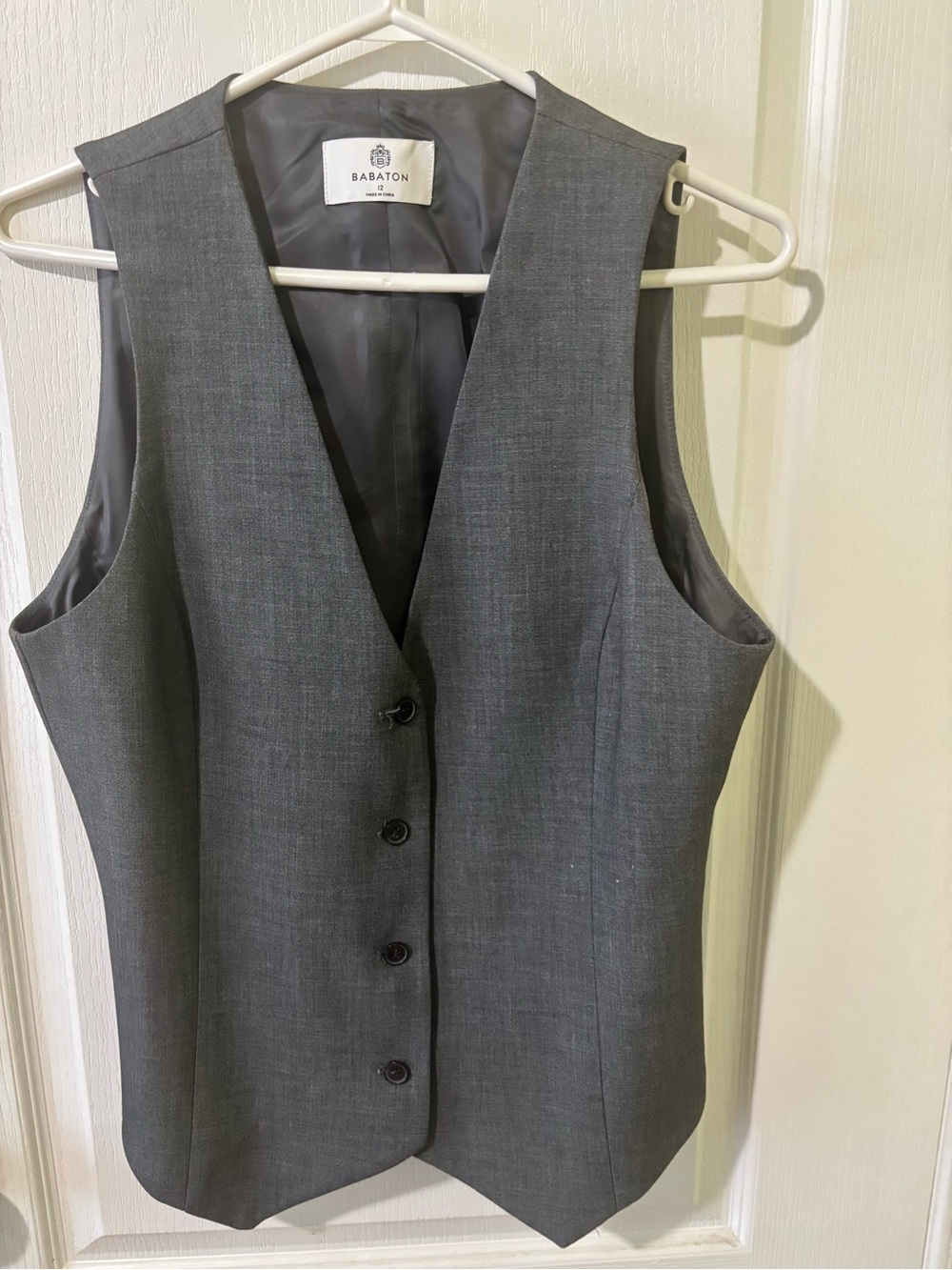 Babaton Director Gray Vest - Tailored V-Neck - Picture 3 of 5
